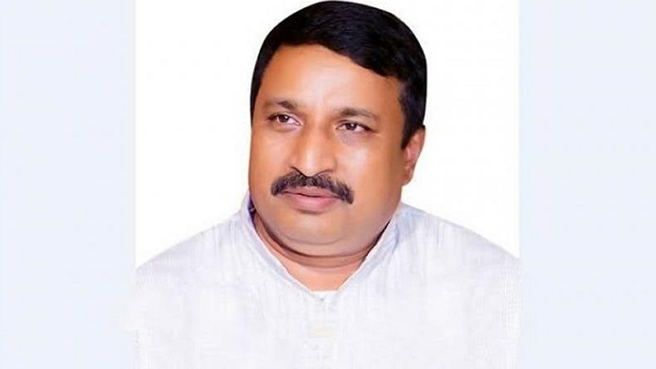 ৮২ অ্যাকাউন্টে ৫৪৮ কোটির লেনদেন, নিজাম হাজারীর আয়কর নথি জব্দ করতে চায় দুদক