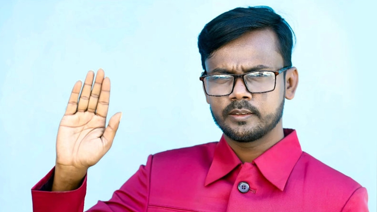 ঢাকা সিটি করপোরেশন নির্বাচনে লড়বেন হিরো আলম