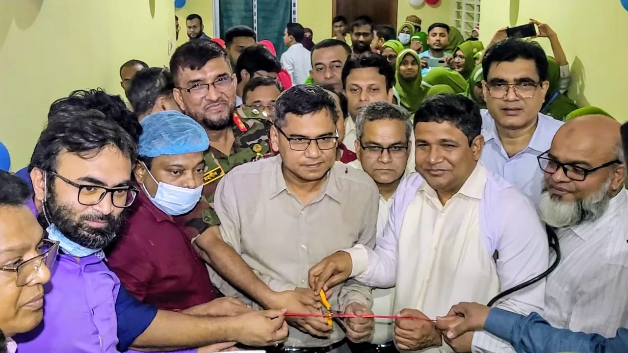 বর্ধিত ওয়ার্ড উদ্বোধন করেন প্রধানমন্ত্রীর সহকারী ব্যক্তিগত চিকিৎসক ডা. আ ন ম মনোয়ারুল কাদির বিটু। ছবি: এশিয়া পোস্ট