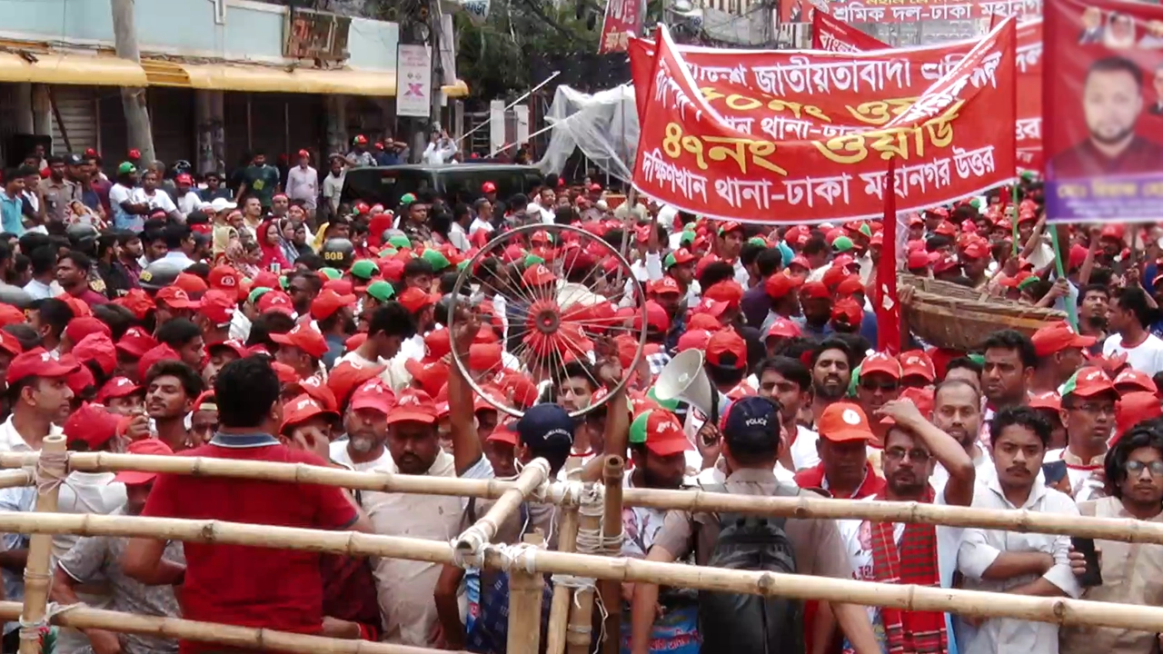 নয়াপল্টনে বিএনপির সমাবেশ চলছে, নেতাকর্মীদের ঢল