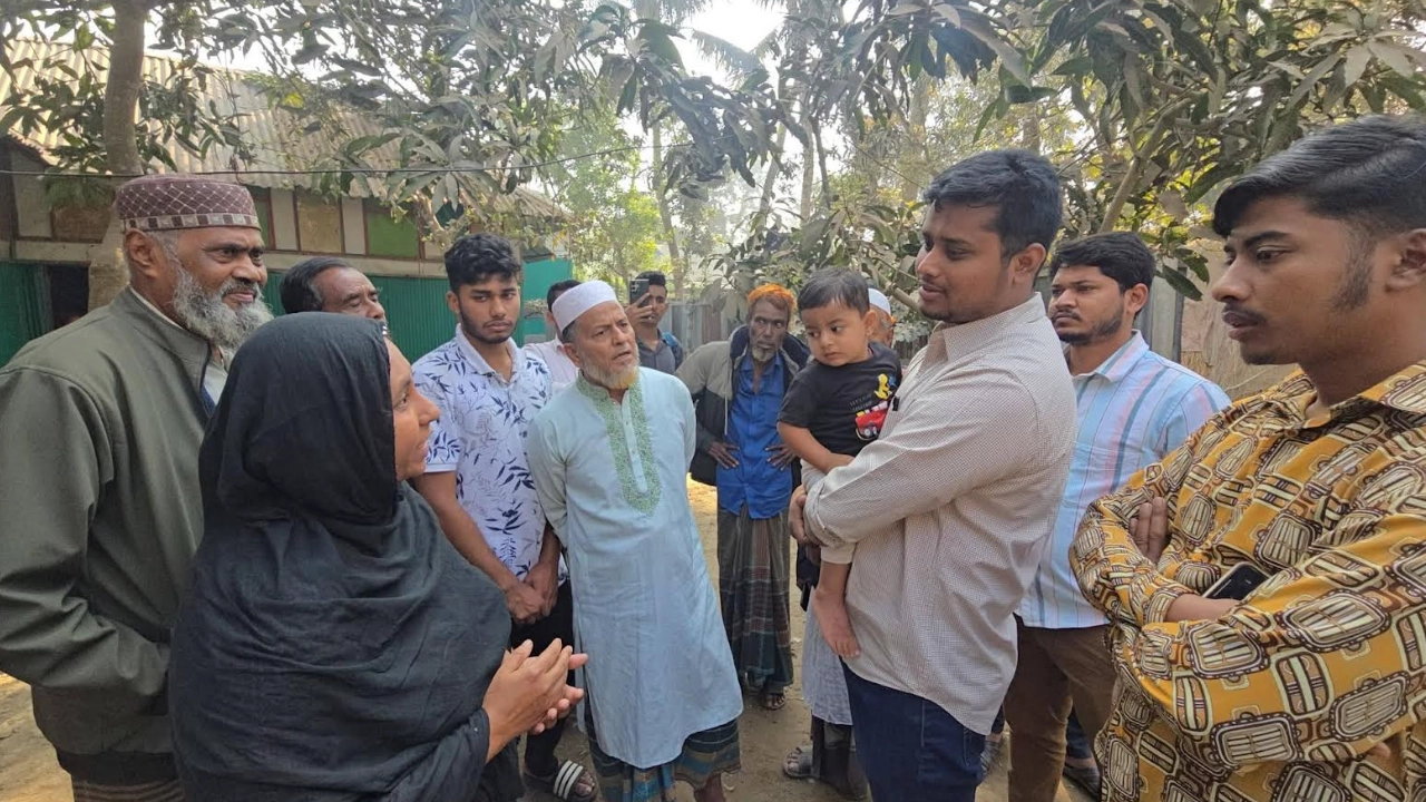 শপথ নিয়ে শহীদ পরিবার ও আহতদের পাশে হাসনাত আব্দুল্লাহ