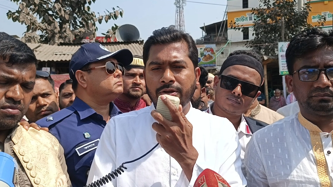 দেশের মানুষ জবাবদিহিতামূলক রাজনীতি চায়: নুরুল হক নুর