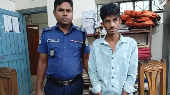 ঝালকাঠিতে বিশেষ অভিযানে ইয়াবাসহ যুবক গ্রেপ্তার