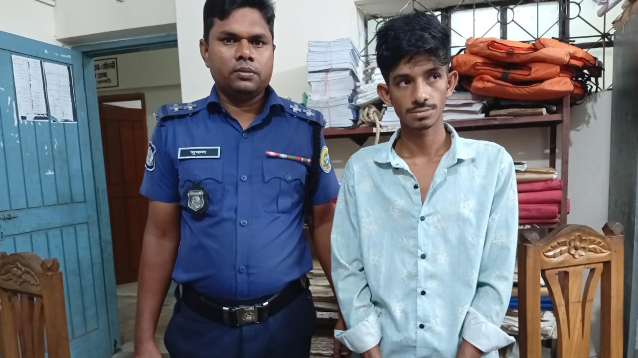 ঝালকাঠিতে বিশেষ অভিযানে ইয়াবাসহ যুবক গ্রেপ্তার