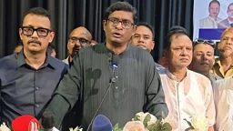 বাংলাদেশ আস্তে আস্তে খাদের কিনারে যাচ্ছে: শামীম হায়দার