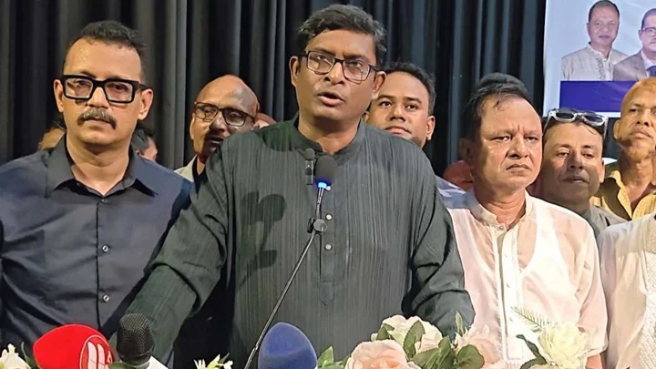 বাংলাদেশ আস্তে আস্তে খাদের কিনারে যাচ্ছে: শামীম হায়দার