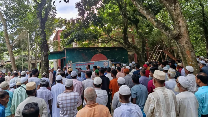 ঢাকায় ছিনতাইয়ের কবলে নিহত সেই শিক্ষিকার দাফন সম্পন্ন