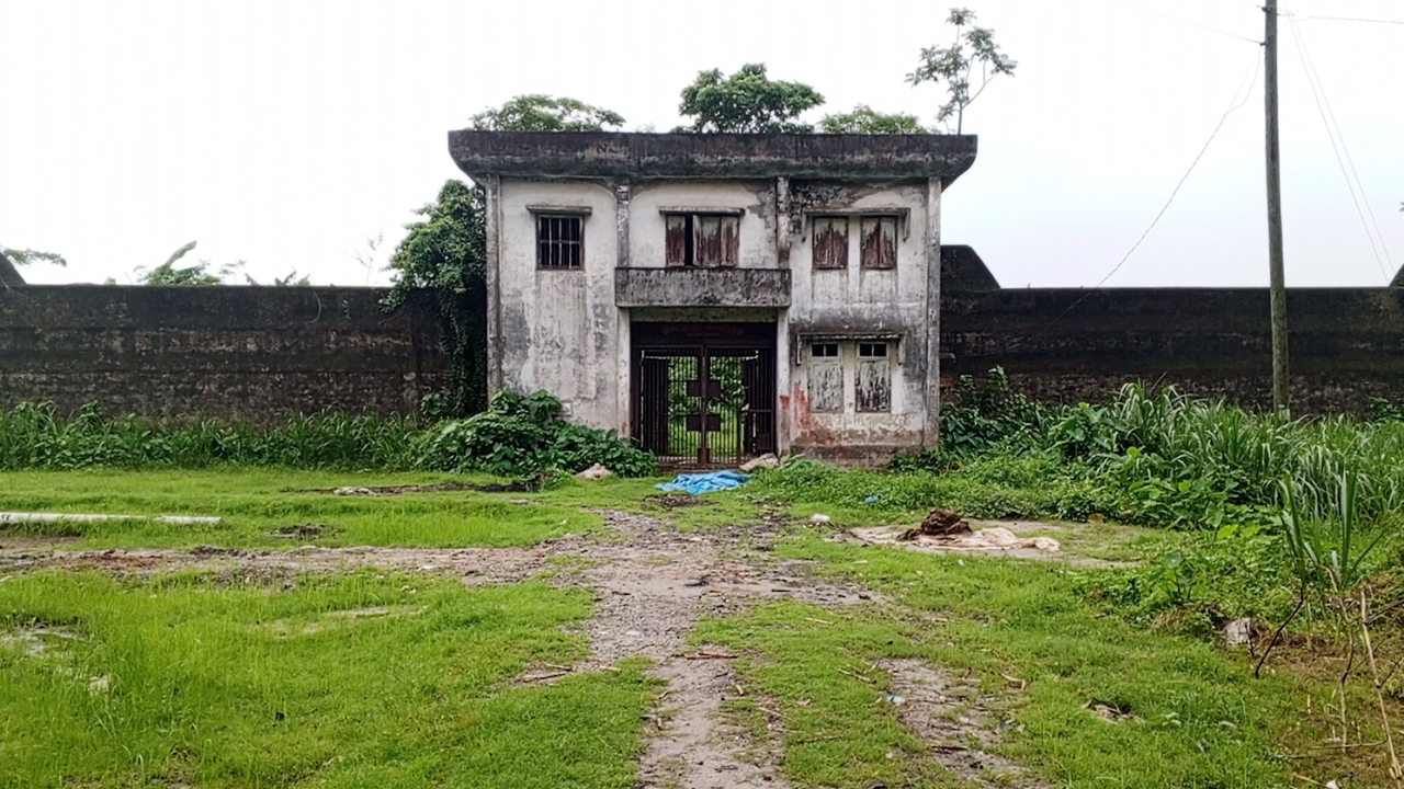 পরিত্যক্ত জেলখানা এখন মাদকসেবীদের আস্তানা