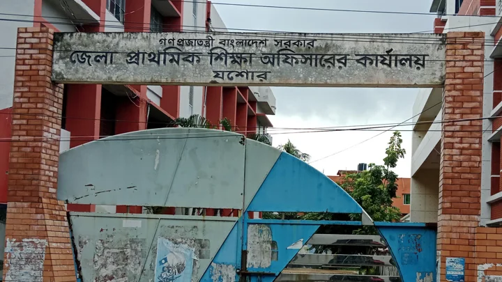 স্কুলে কমছে, মাদ্রাসায় বাড়ছে শিক্ষার্থী