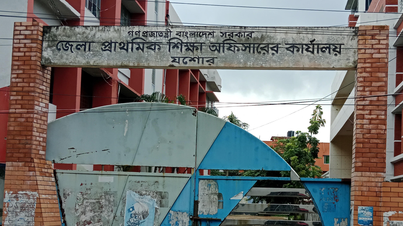 স্কুলে কমছে, মাদ্রাসায় বাড়ছে শিক্ষার্থী