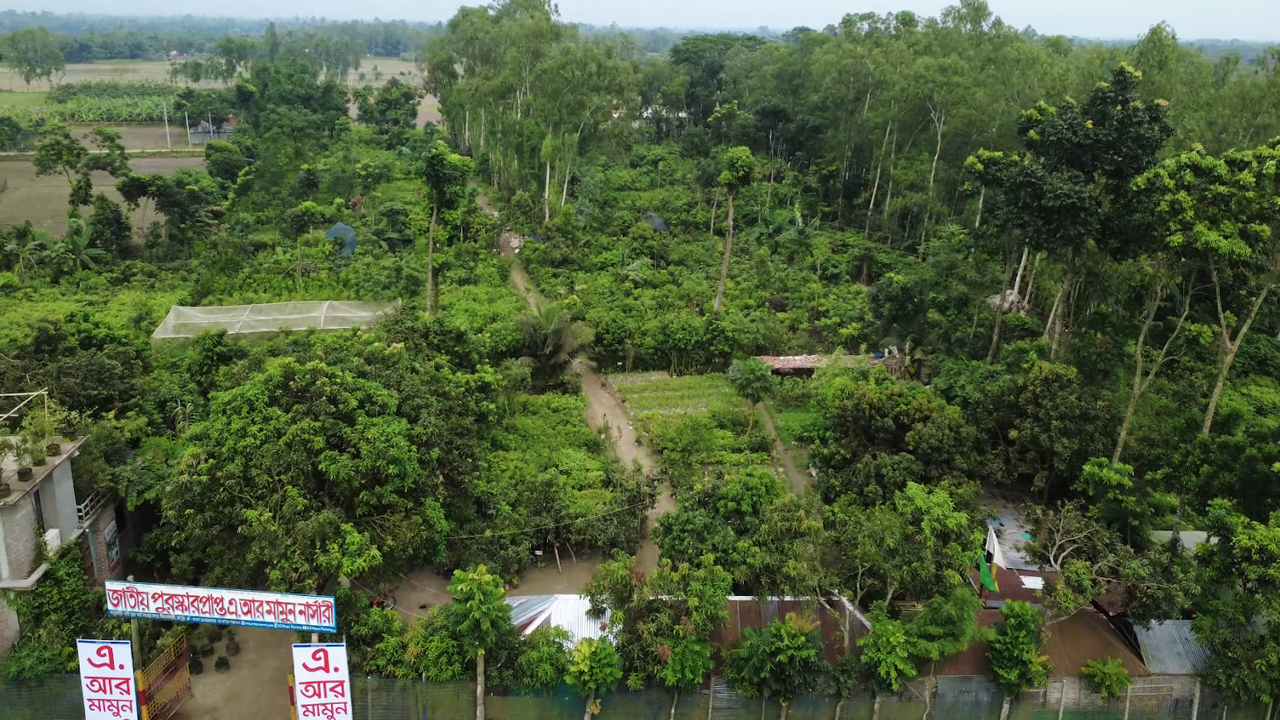 নীলফামারীতে ২৫০ বিদেশি ফল চাষে নতুন সম্ভাবনা