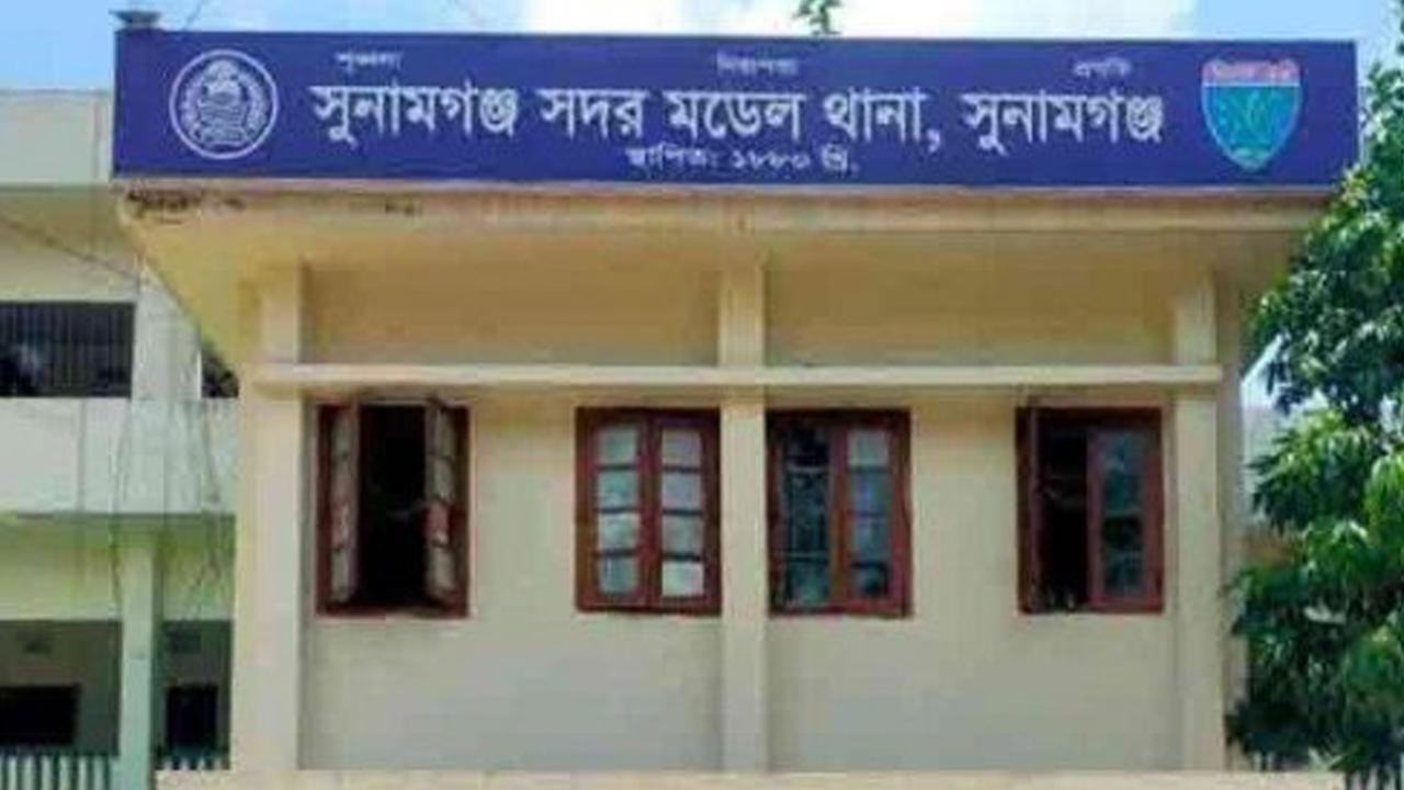 সীমান্ত এলাকায় কোটি টাকার ভারতীয় কাপড়সহ আটক ৩