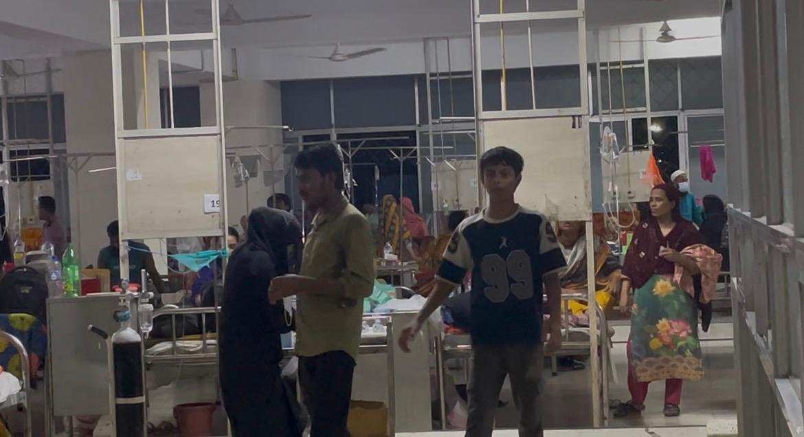 রাজধানীর ডিএনসিসি হাসপাতালের হাম ওয়ার্ডে চিকিৎসাধীন রোগীদের একাংশ। সম্প্রতি তোলা। ছবি: এশিয়া পোস্ট