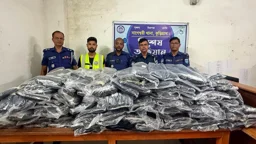 ২৫ লাখ টাকার ভারতীয় চোরাই কাপড় জব্দ