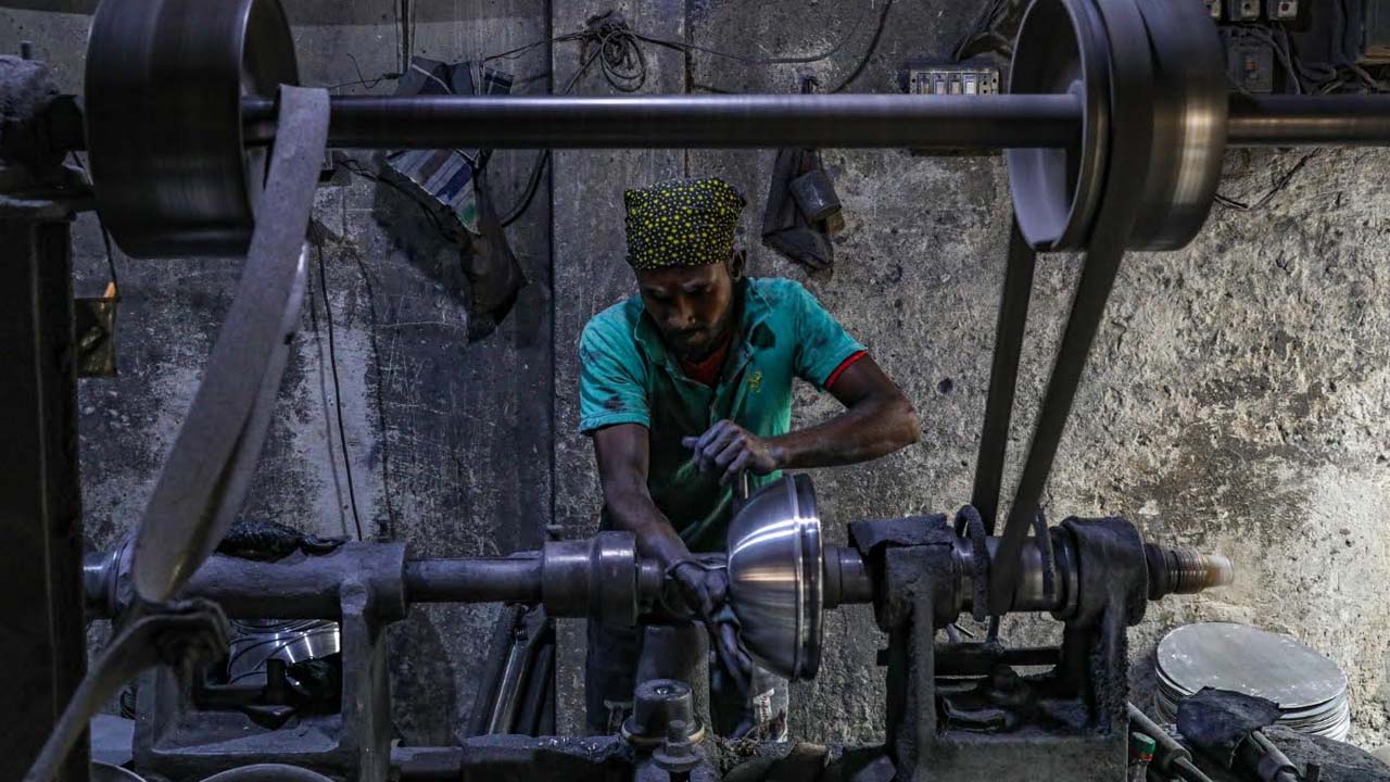 উপহাসের তকমা মুছে শিল্পগৌরব ‘মেইড ইন জিনজিরা’