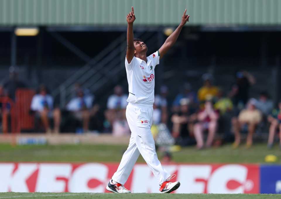 অস্ট্রেলিয়ায় হাসানের ঐতিহাসিক পাঁচ উইকেট