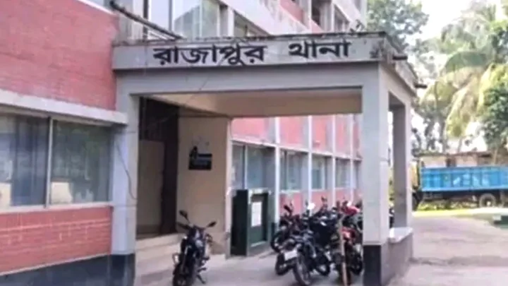 স্বামীকে ভিডিও কলে রেখে স্ত্রীর আত্মহত্যা