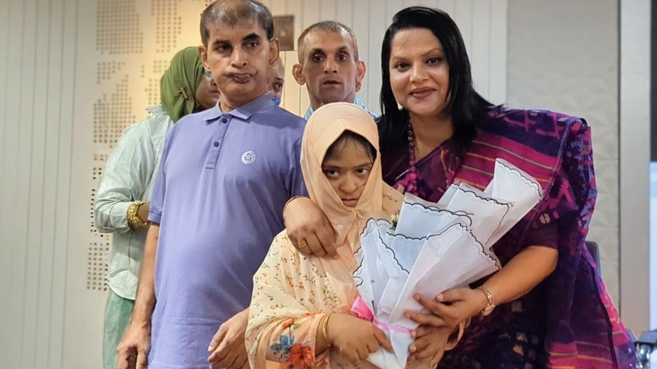প্রতিবন্ধী শিশু উন্নয়ন সংগঠন ‘মায়ার বাঁধন’-এর ১০ বছর পূর্তি উপলক্ষে আয়োজিত অনুষ্ঠানে ডিসি ফরিদা খানম। ছবি: এশিয়া পোস্ট