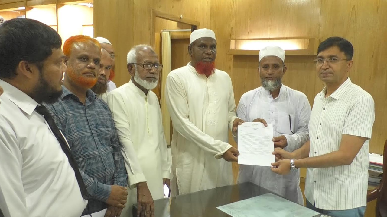 নীলফামারীতে ১১ দলীয় ঐক্যের বিক্ষোভ ও স্মারকলিপি