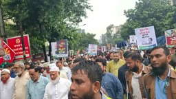 সচিবালয় অভিমুখে ১১ দলীয় ঐক্যের মিছিল আটকে দিল পুলিশ