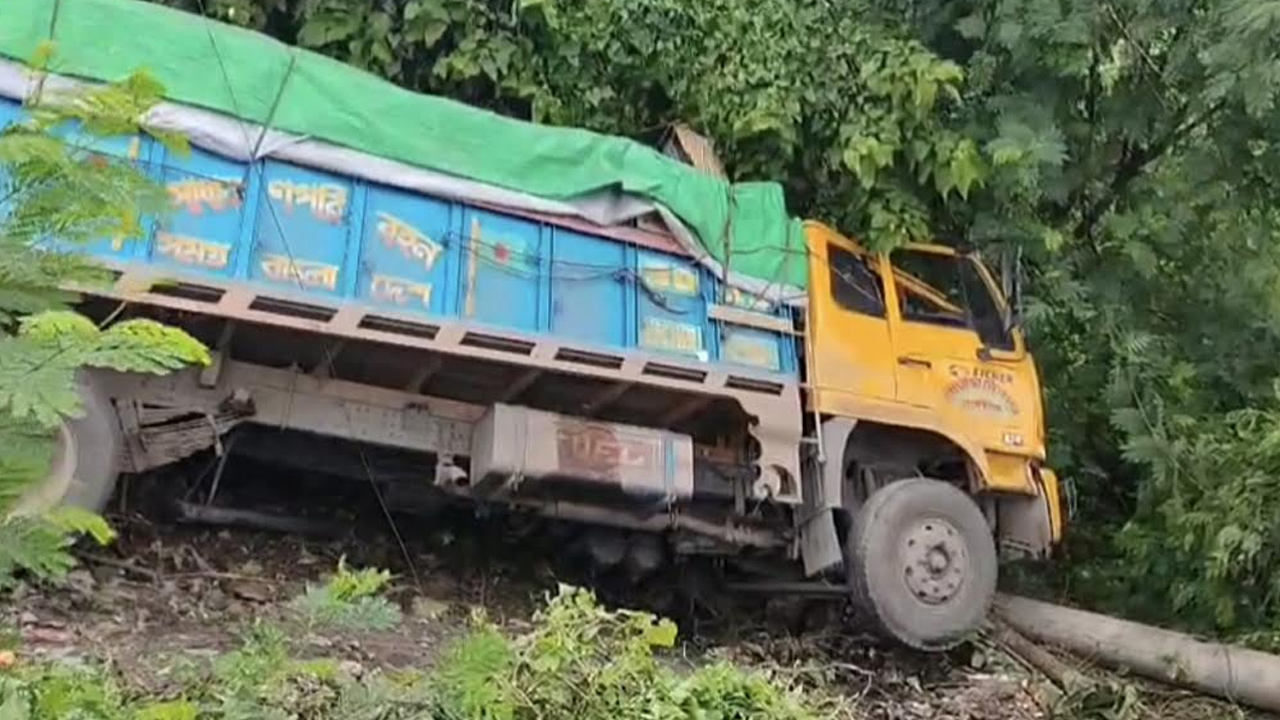 সোনারগাঁয়ে ট্রাকচাপায় প্রাণ গেল রাজমিস্ত্রির