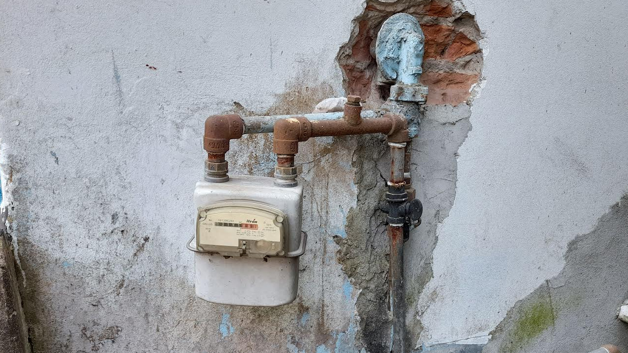 শেরপুরে মাটির চুলা ও সিলিন্ডারে চলছে রান্না
