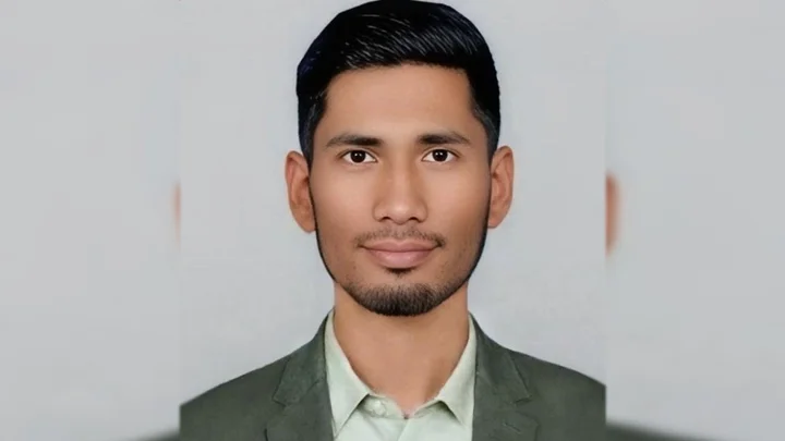 ফ্যামিলি কার্ডের তথ্য সংগ্রহকারীর তালিকায় সাজাপ্রাপ্ত ছাত্রদল নেতা