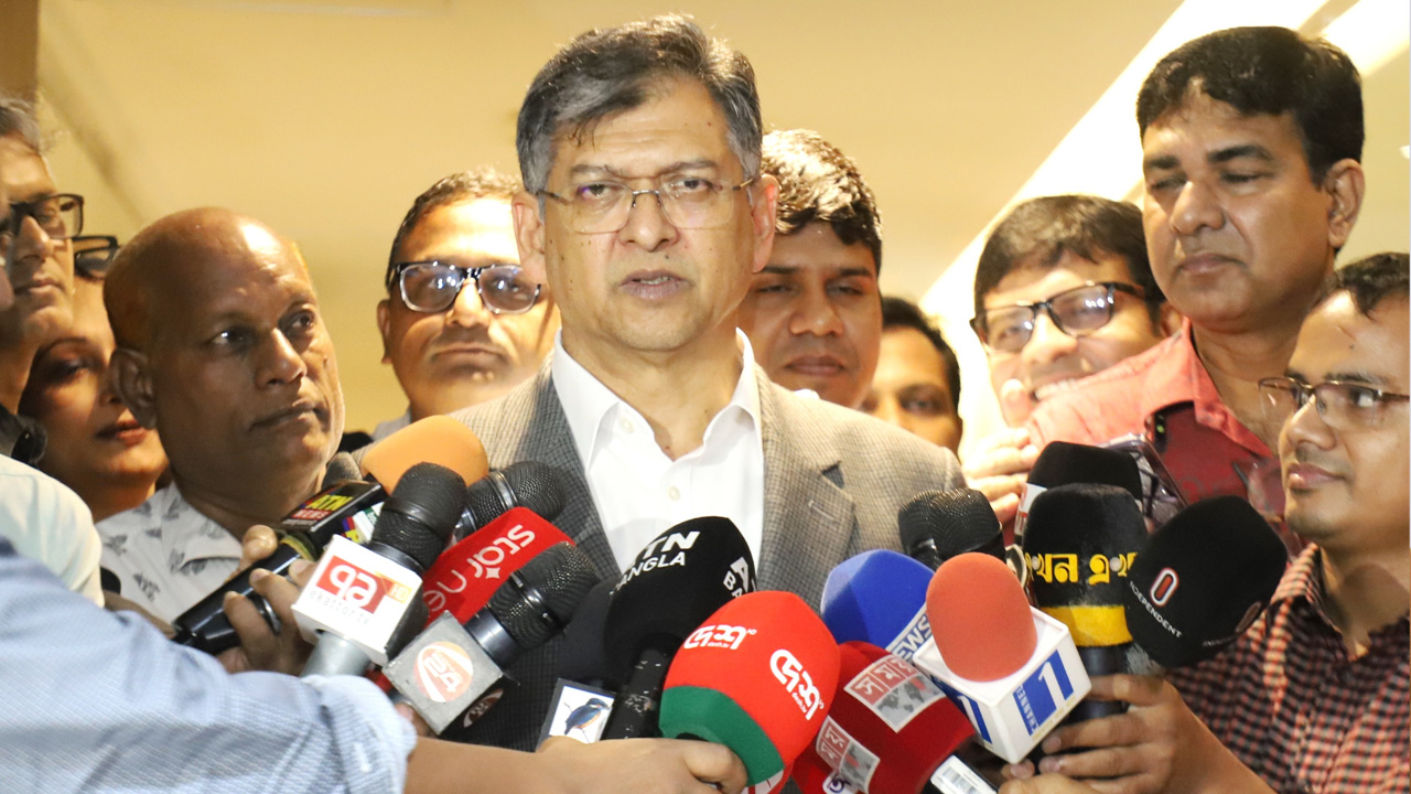 বিগত ১৮০ দিনে আইনশৃঙ্খলা পরিস্থিতির দৃশ্যমান উন্নতি হয়েছে: স্বরাষ্ট্রমন্ত্রী