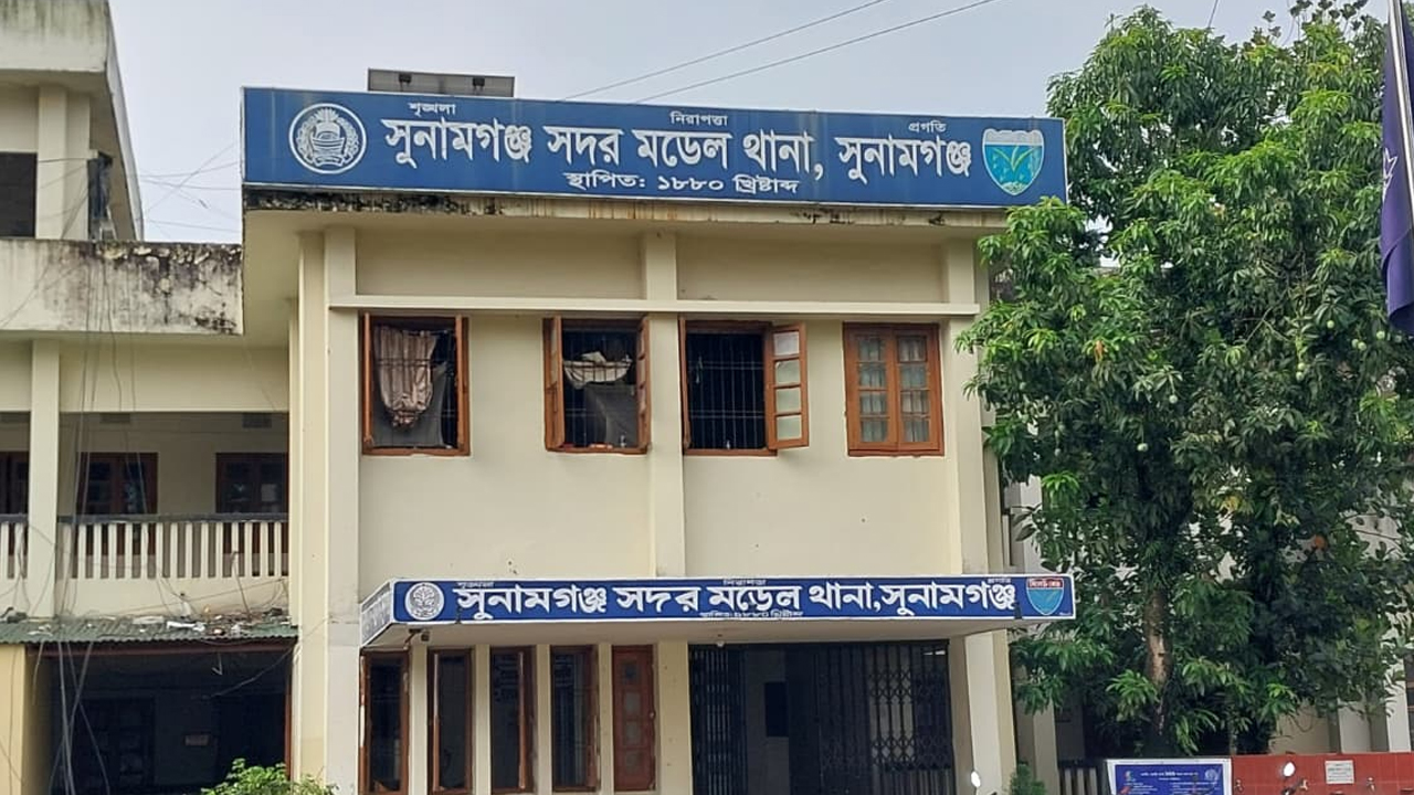 সীমান্ত এলাকায় কোটি টাকার ভারতীয় কাপড়সহ আটক ৩