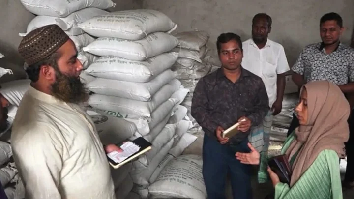 নীলফামারীতে অবৈধভাবে সার মজুত, ৭৯৫ বস্তা জব্দ