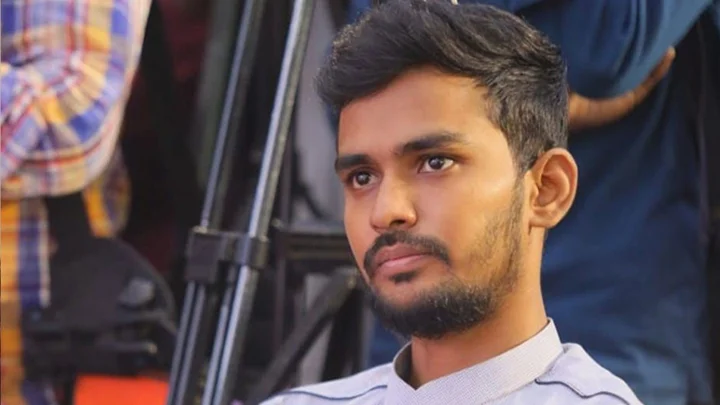 রাত ৮টায় ফেসবুক লাইভে আসছেন আসিফ মাহমুদ