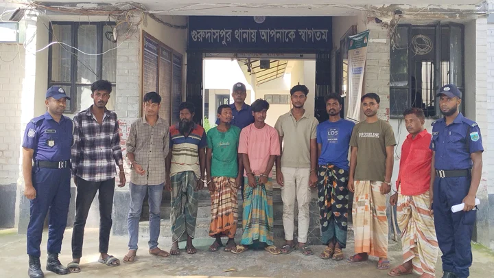 নাটোরে পুলিশের ওপর হামলায় ৯ জন গ্রেপ্তার