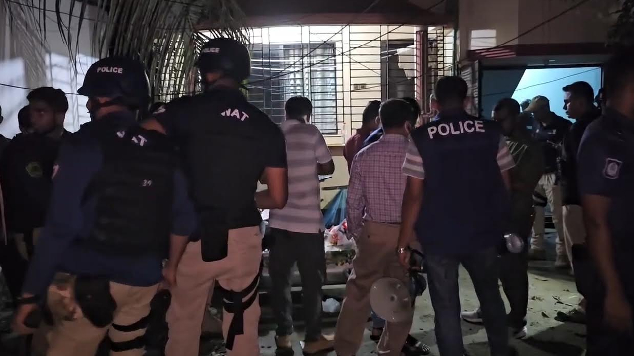 ভুয়া পরিচয়ে বাসা ভাড়া নেন আরিফ, আসতেন সেই ‘বোমারু মামুন’
