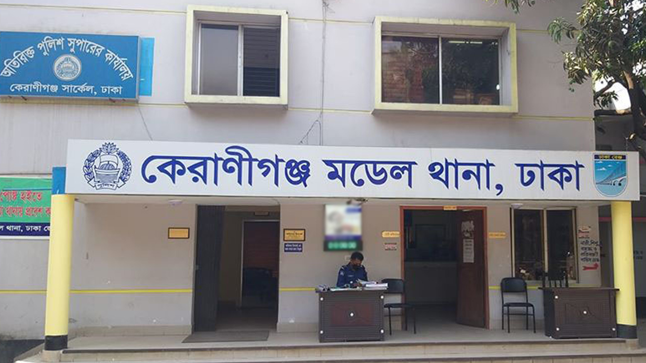 শাপলা তুলতে গিয়ে পড়ে যায় বোন, বাঁচাতে গিয়ে প্রাণ গেল ভাইয়েরও