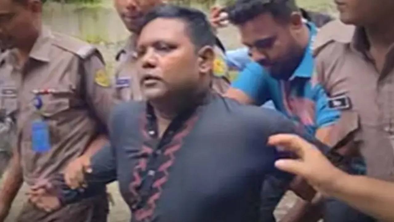 ধানমন্ডি ৩২-এ শ্রদ্ধা জানাতে গিয়ে গ্রেপ্তার যুবলীগকর্মী কারাগারে