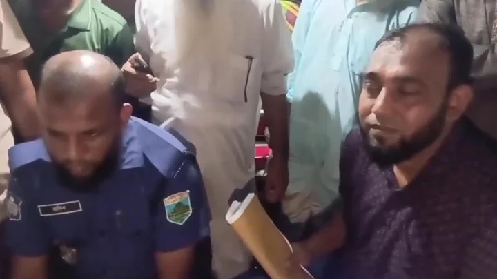দাফনের সময় সুরতহাল করতে গিয়ে মার খেলেন দুই পুলিশ সদস্য