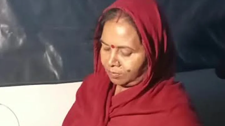 ফ্যামিলি কার্ড দেওয়ার নামে অর্থ আত্মসাৎ, নারীর কারাদণ্ড