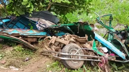 গাজীপুরে সিএনজি-কাভার্ডভ্যান সংঘর্ষে নিহত বেড়ে ৪