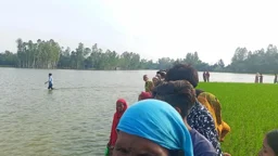 ছেলেকে বাঁচাতে গিয়ে প্রাণ গেল বাবার