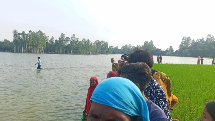 ছেলেকে বাঁচাতে গিয়ে প্রাণ গেল বাবার
