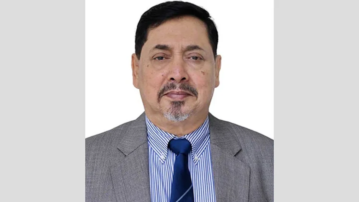 ড. নাসিমুল গনিকে আরও এক বছরের জন্য মন্ত্রিপরিষদ সচিব নিয়োগ