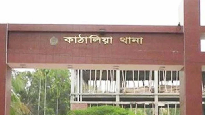 পূর্ববিরোধে তরুণকে ছুরিকাঘাত, অভিযুক্তকে গণধোলাই