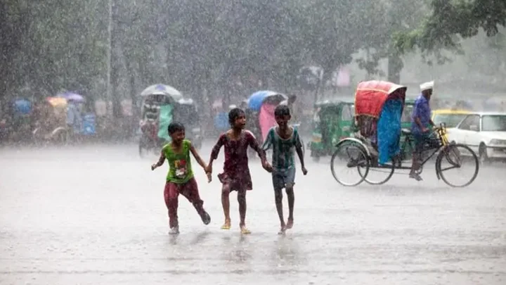 বৃষ্টি নিয়ে দুঃসংবাদ, থাকবে কত দিন জানাল অধিদপ্তর