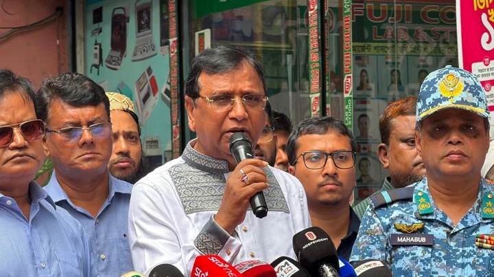 জিরোপয়েন্ট থেকে সদরঘাট কোনো হকার বসতে দেবো না: ডিএসসিসি প্রশাসক