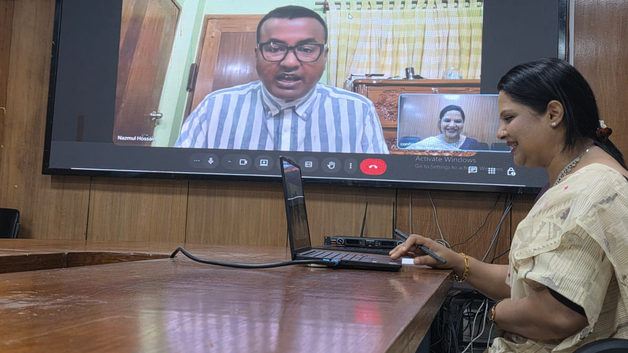 হ্যালো ডিসি’তে এখন সেবা পাচ্ছেন প্রবাসীরাও