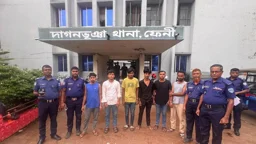 ফেনীতে স্বামীকে জিম্মি করে স্ত্রীকে ধর্ষণচেষ্টা