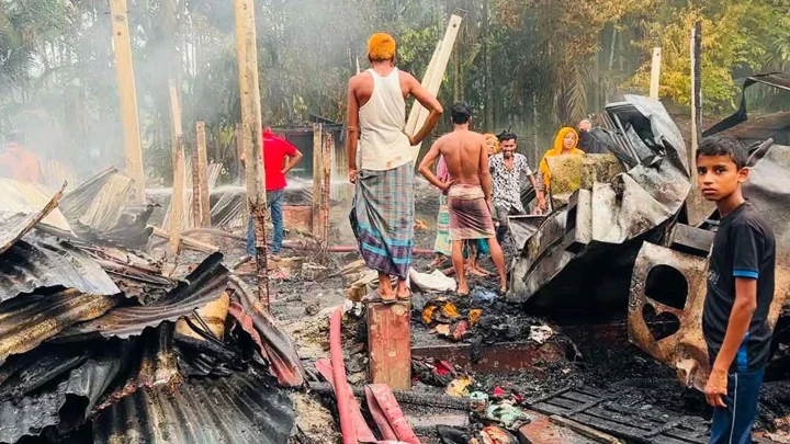 পেট্রোল ঢেলে নিজের ঘরে আগুন, পুড়ে ছাই আরও ১১ ঘর