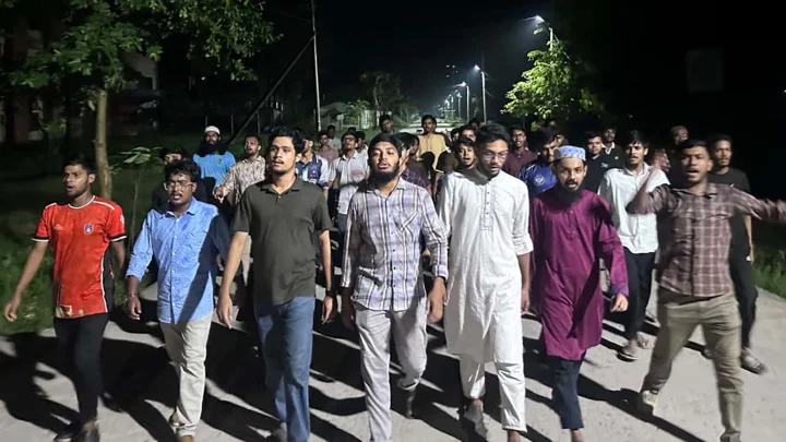 ভাইভায় নম্বর বাড়ানোর প্রতিবাদে বিভিন্ন বিশ্ববিদ্যালয়ে বিক্ষোভ