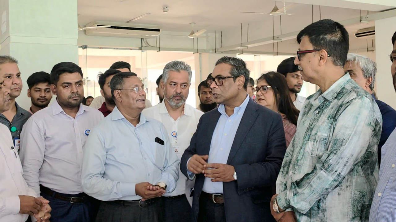 ‘অলস’ পড়ে আছে হেলথ ম্যানেজমেন্ট ইনস্টিটিউট, ক্ষোভ ঝাড়লেন স্বাস্থ্যপ্রতিমন্ত্রী