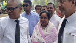 হত্যা মামলায় জামিন পেলেন আইভী, আদালত প্রাঙ্গণে দিলেন ‘জয় বাংলা’ স্লোগান